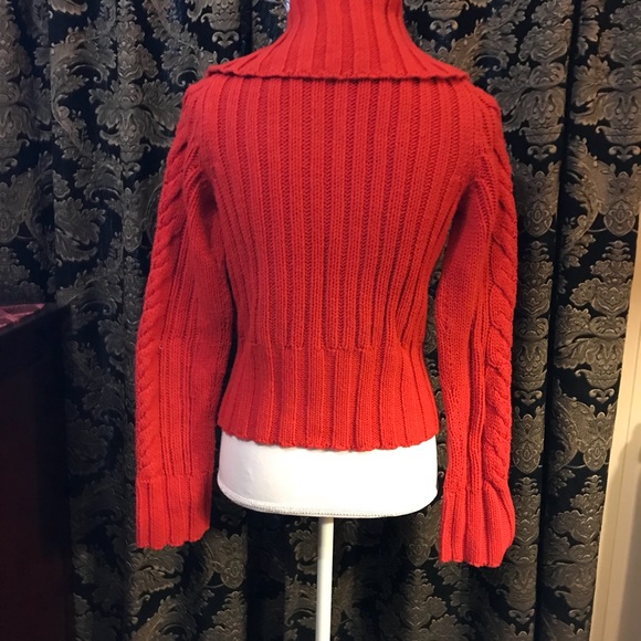 Express Sweater - Picture 2 of 4